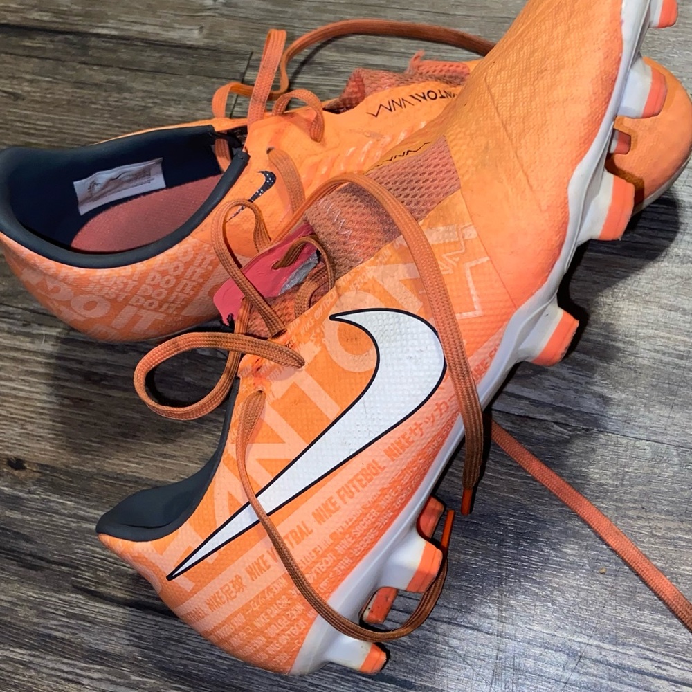 Cute soccer cleats, very comfy